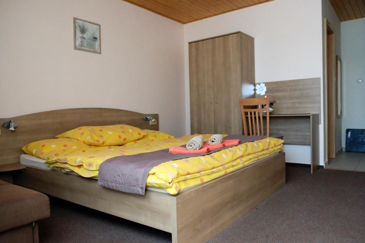 Guest House Fleurs Liptovsky Mikulas Exterior photo