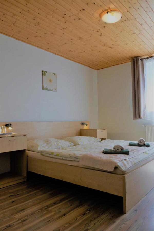 Guest House Fleurs Liptovsky Mikulas Exterior photo