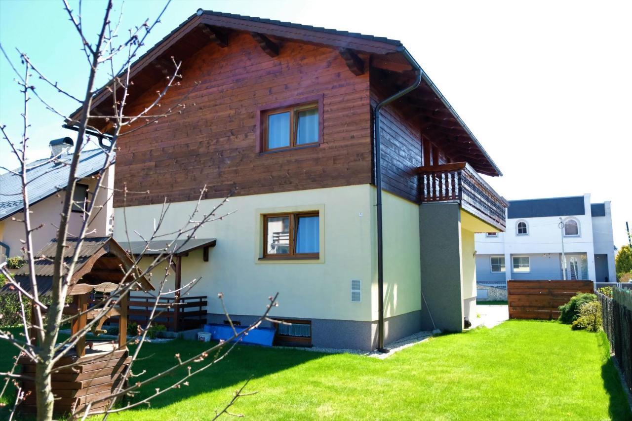 Guest House Fleurs Liptovsky Mikulas Exterior photo